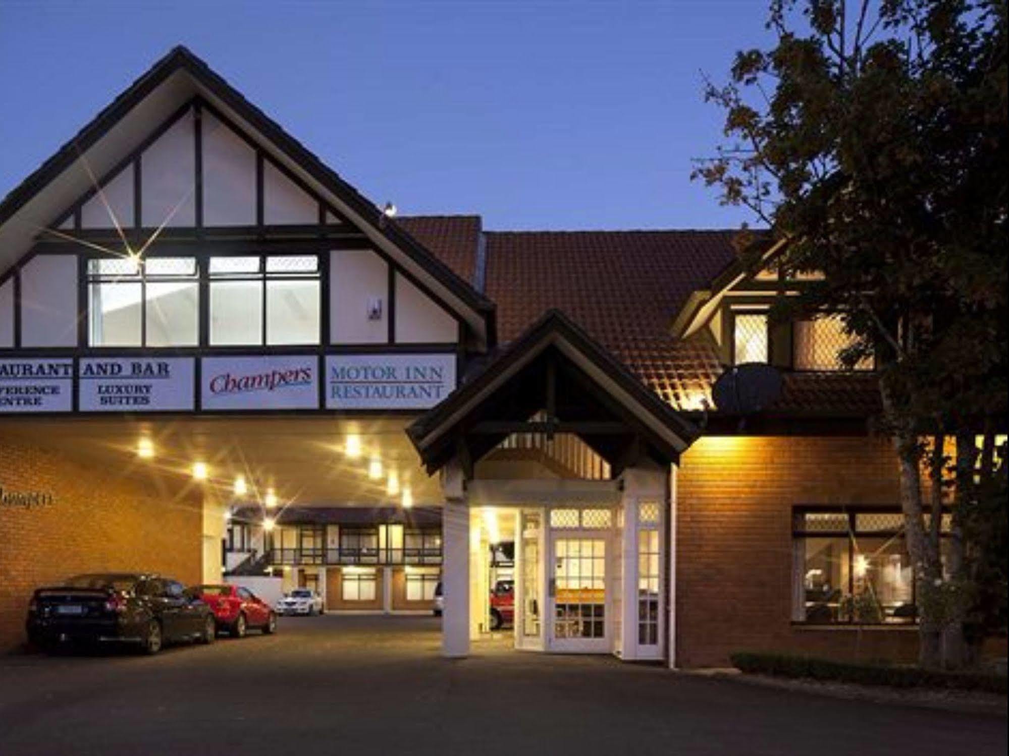 Champers Motor Inn โลเวอร์ฮัท ภายนอก รูปภาพ