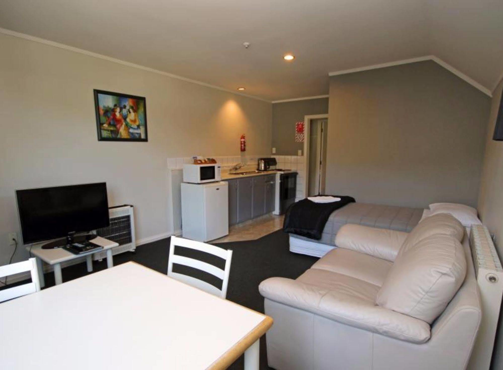 Champers Motor Inn โลเวอร์ฮัท ภายนอก รูปภาพ